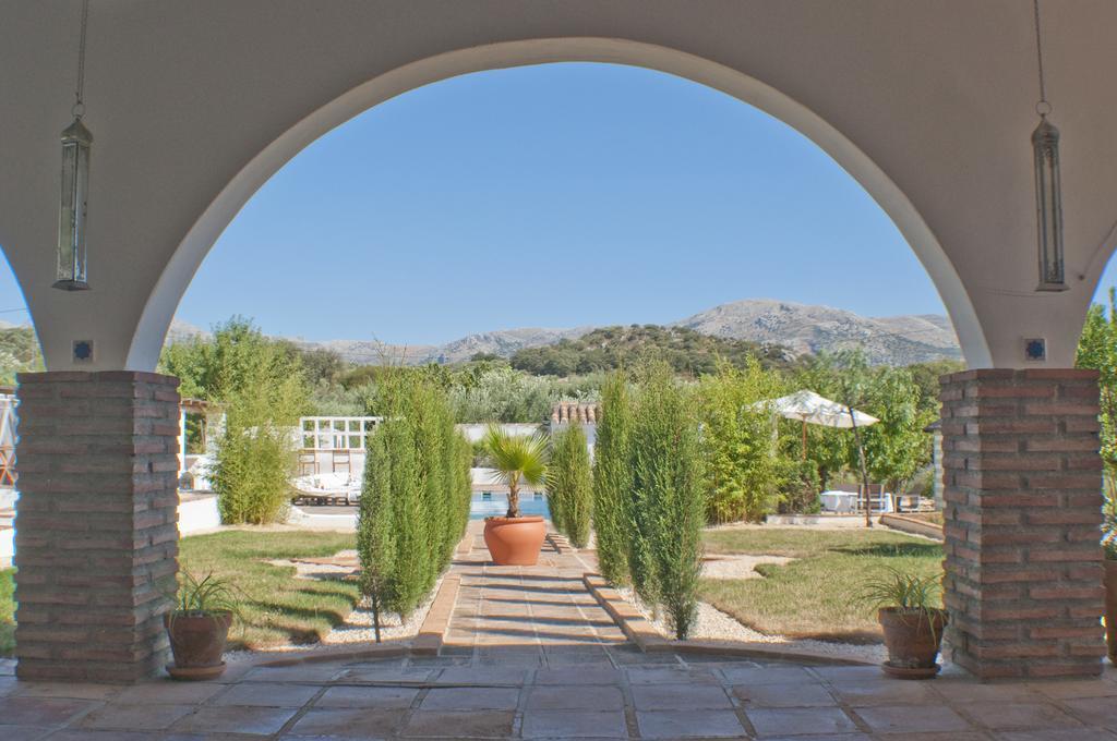 Отель Finca Los Pinos Villanueva del Rosario Экстерьер фото